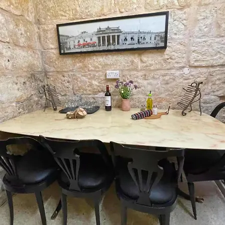 Seaside Charmer Townhouse Prime Spot