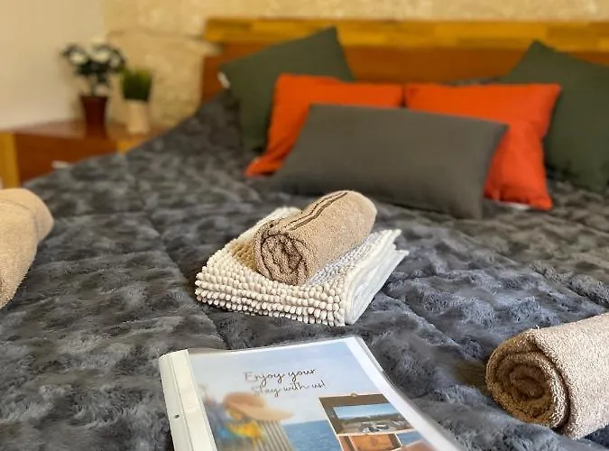 Seaside Charmer Townhouse Prime Spot Holiday home