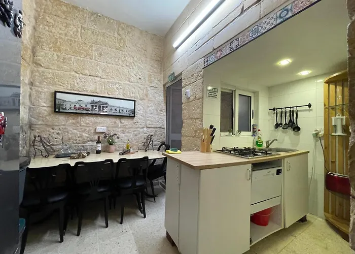 Seaside Charmer Townhouse Prime Spot *