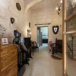 Nyaraló Seaside Charmer Townhouse Prime Spot Sliema