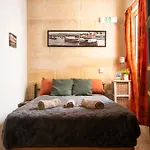 Seaside Charmer Townhouse Prime Spot Sliema