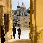 Seaside Charmer Townhouse Prime Spot Sliema