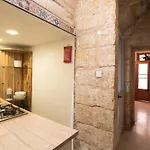 Seaside Charmer Townhouse Prime Spot