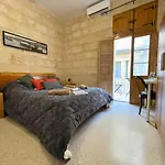 Seaside Charmer Townhouse Prime Spot