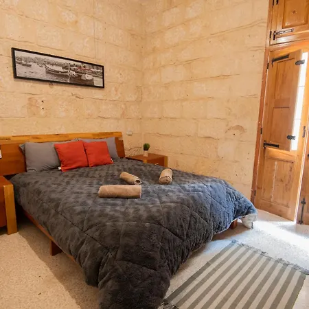 Seaside Charmer Townhouse Prime Spot