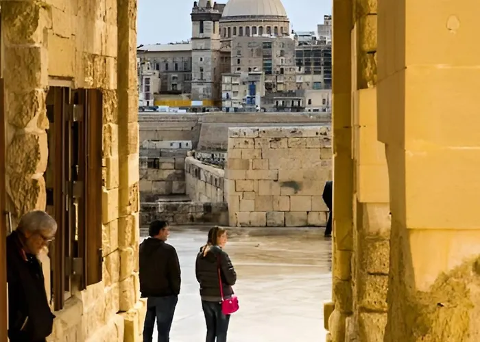 Seaside Charmer Townhouse Prime Spot Sliema